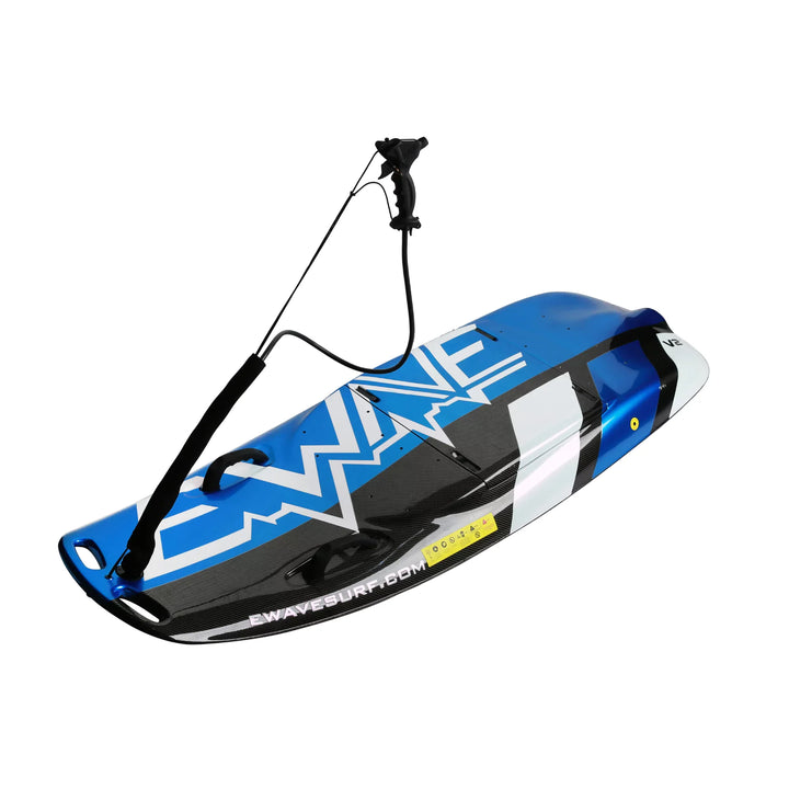 Introducing the EWAVE R7000 electric surfboard, the ultimate choice for competition-level E-Jet boarding athletes. Powered by a 48V, 7000RPM motor, this high-performance surfboard meets UIM safety standards and achieves speeds of up to 65 km/h. Its unique design offers enhanced flexibility and agility for riders in international jet boarding competitions.